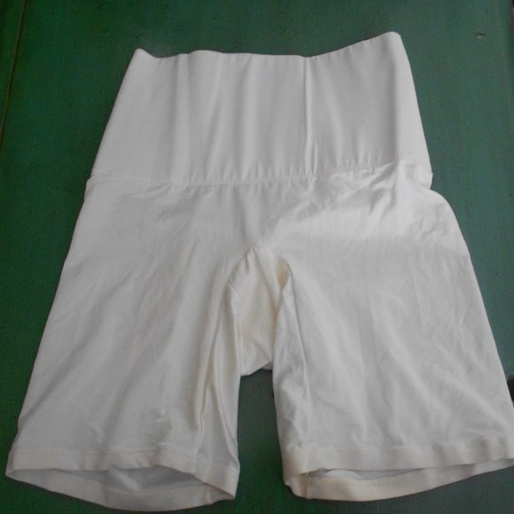 2 Hanes Her Way Waist Slimmers White/Beige Large - Picture 1 of 4